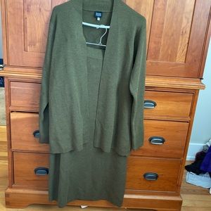 Eileen fisher 2 pc olive green wool set longer lengths